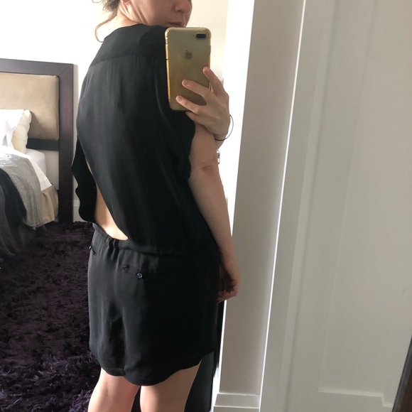 Backless mini dress with drawstring and pockets. - Picture 4 of 5